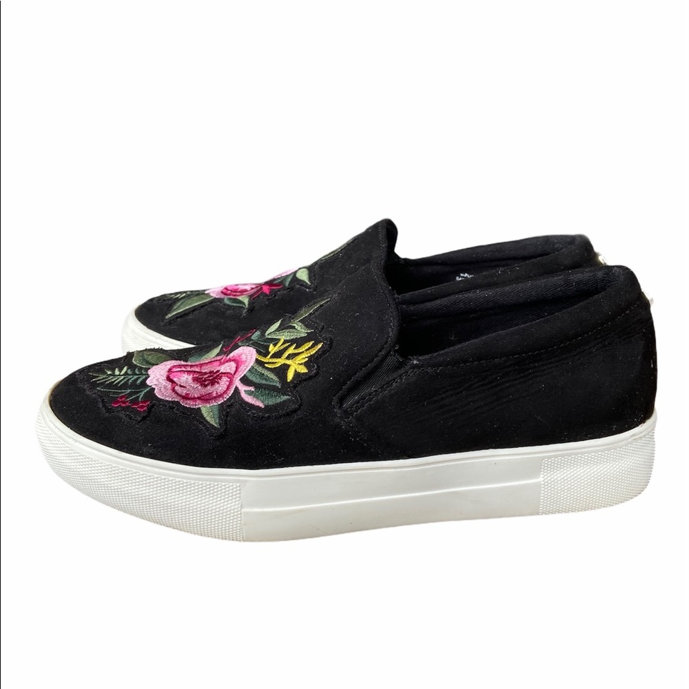 Steve Madden Garcie Slip Ons - Picture 3 of 10